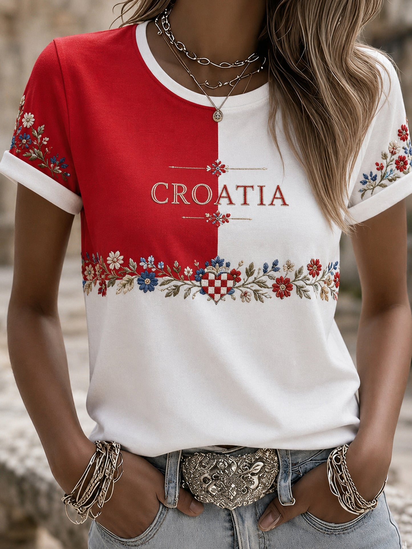 Ženska majica s hrvatskim cvjetnim uzorkom